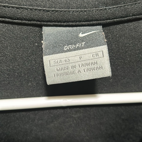Nike dri-fit top - Picture 2 of 3